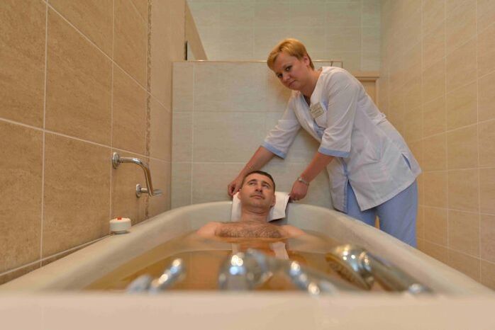 taking a coniferous bath by a man, for the treatment of prostatitis